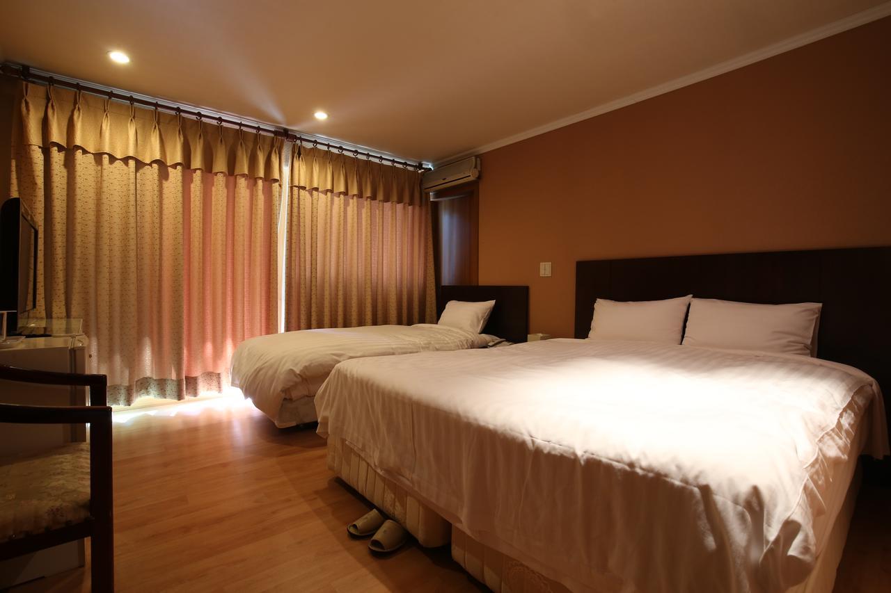 Lake Hills Hotel Songnisan Boeun エクステリア 写真