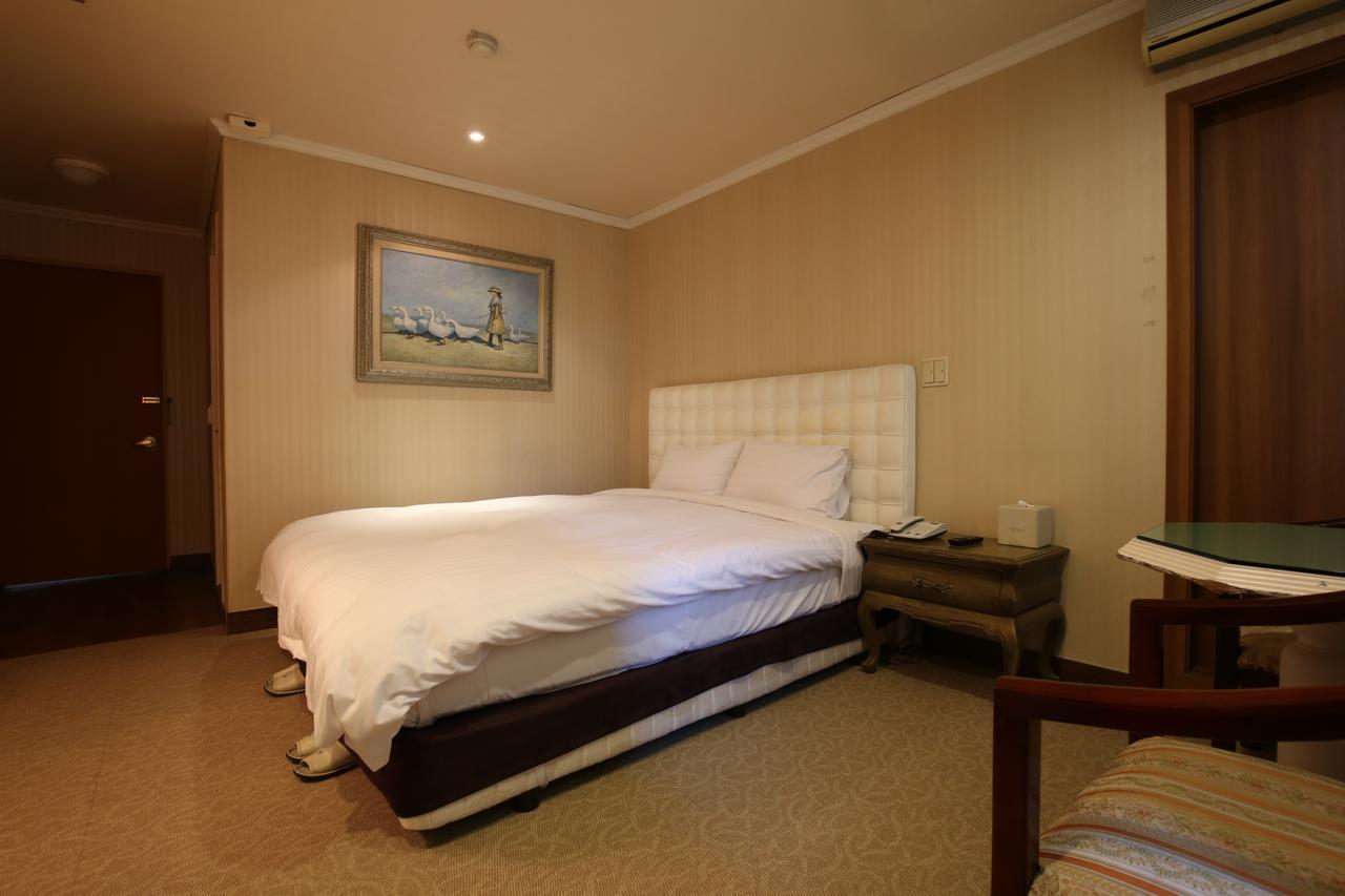 Lake Hills Hotel Songnisan Boeun エクステリア 写真