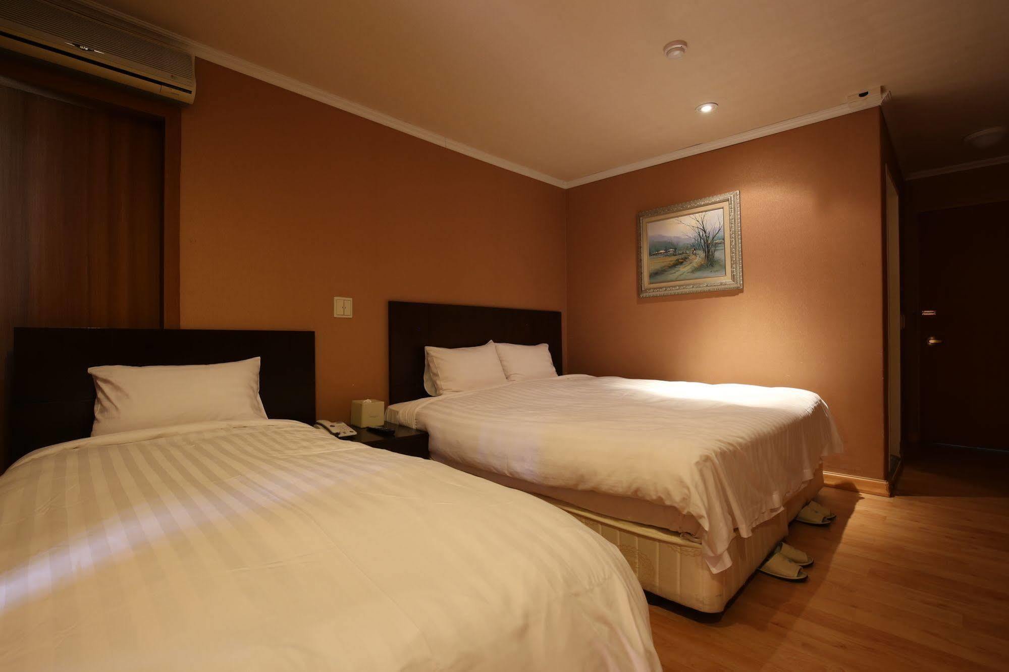 Lake Hills Hotel Songnisan Boeun エクステリア 写真